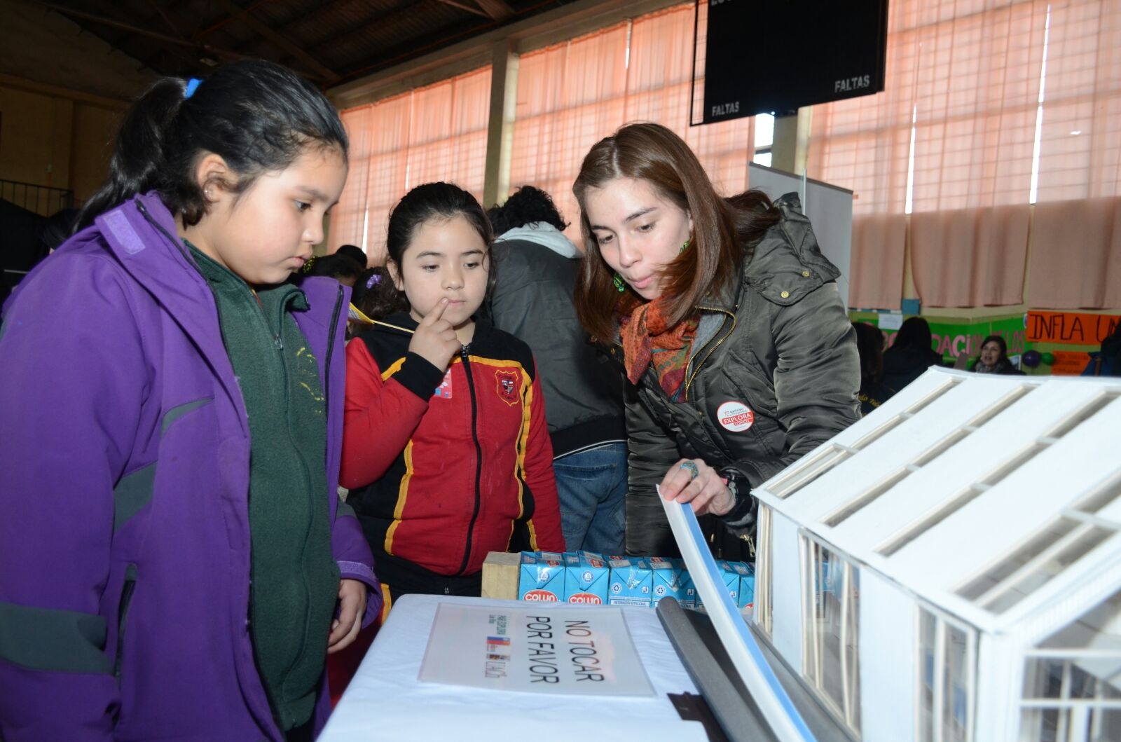 Exposición Efi-Ciencia