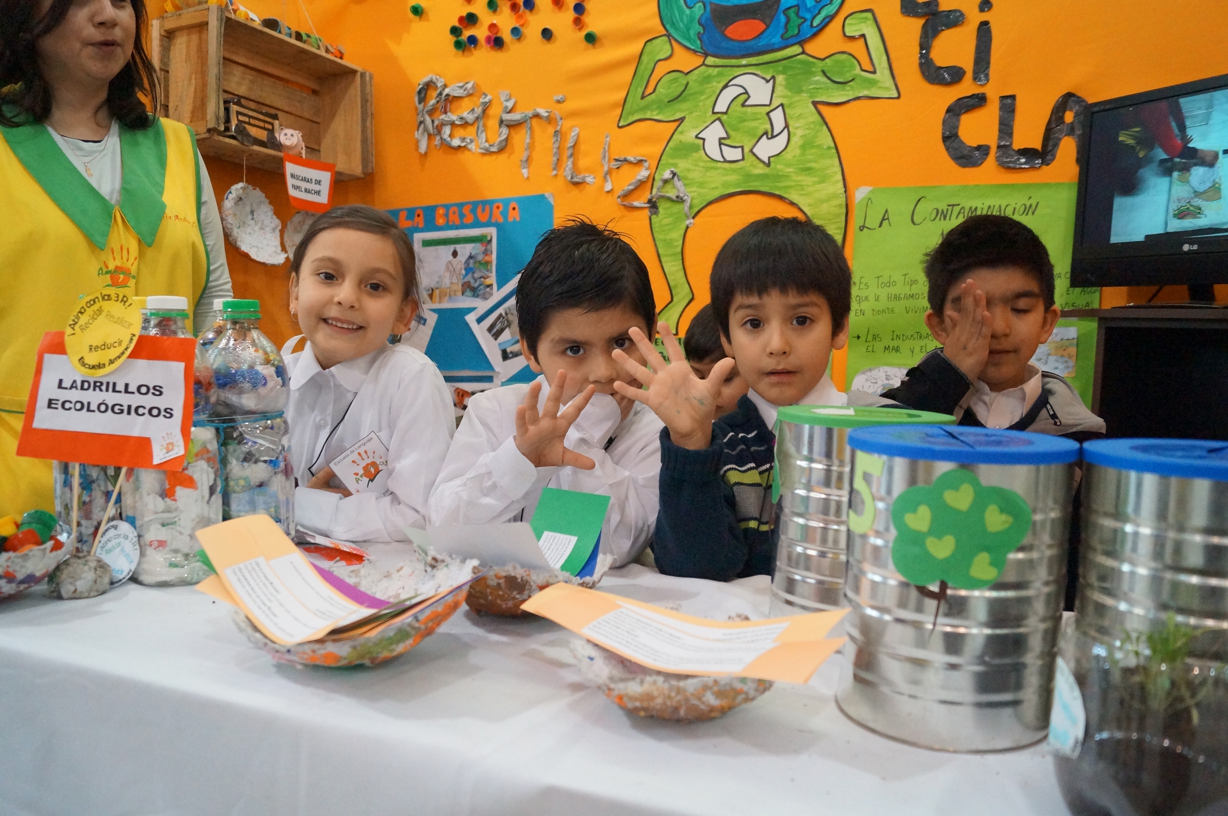 ¡ A festejar el Día de la Ciencia en mi Colegio 2014 !
