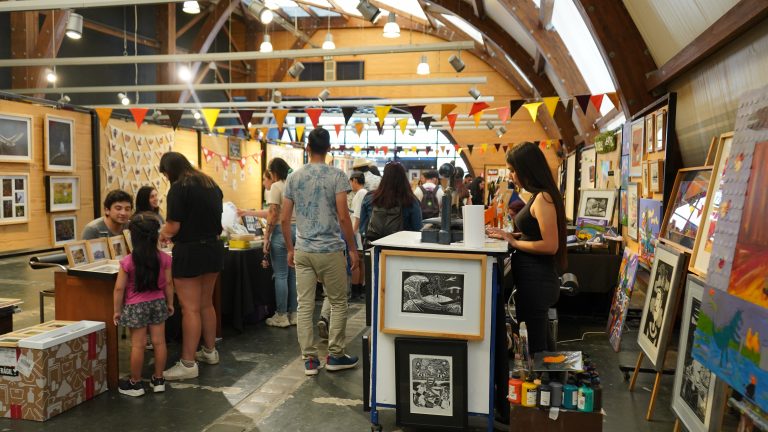 Más de 10 mil personas visitaron la primera versión de la feria de aves “Pajareando en Verano” en Valdivia