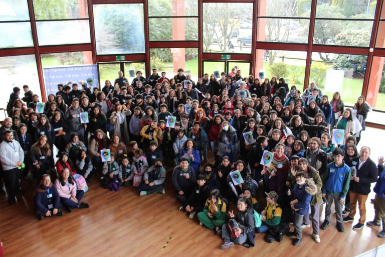 Proyecto Explora Los Ríos convocó más de 200 estudiantes de la región para iniciar programa de investigación e innovación escolar