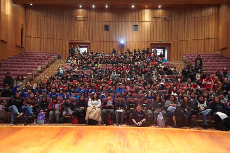 Más de 250 personas participaron en el segundo encuentro del Programa de Investigación e Innovación Escolar Explora Los Ríos 2025-2026