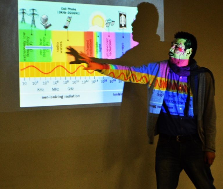 Profesores cuentan con nuevo manual de radioastronomía de ALMA