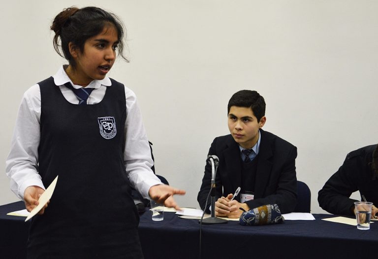 Concluye primera ronda del Torneo de Debates
