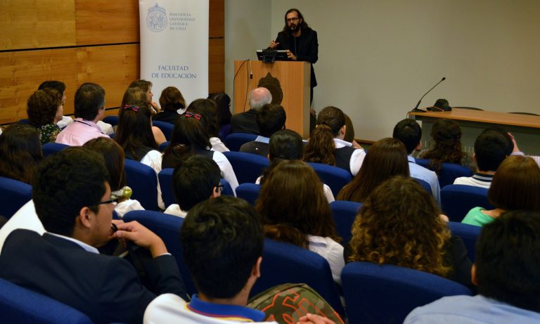 Charla de Marcelo Lagos inaugura el Congreso Regional Escolar de Ciencia y Tecnología