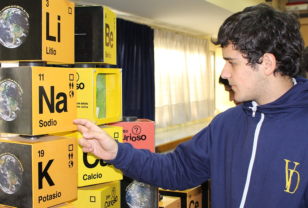 Tabla Periódica Interactiva comienza su itinerancia en la RM Norte
