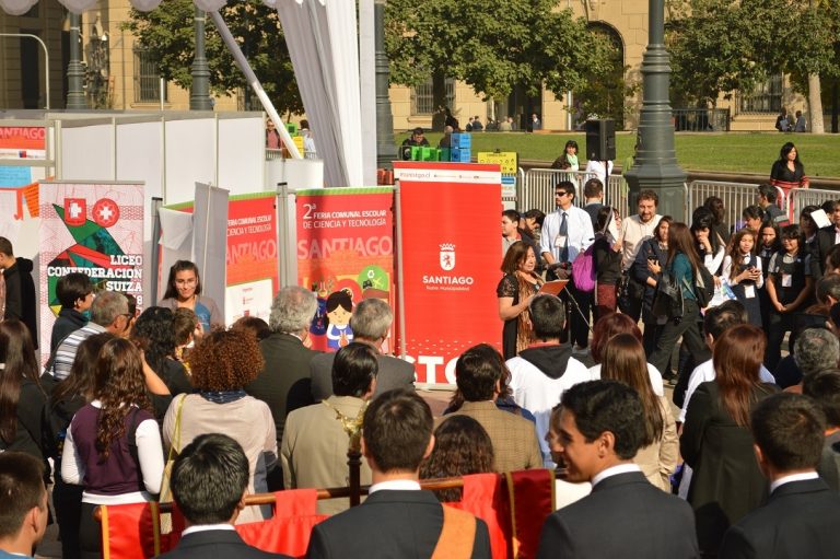 Escolares de Santiago se tomaron la Plaza de la Constitución con proyectos científicos y tecnológicos