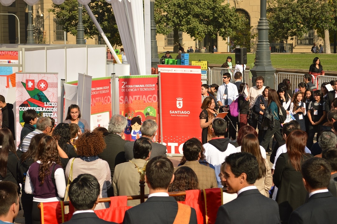 Escolares de Santiago se tomaron la Plaza de la Constitución con proyectos científicos y tecnológicos
