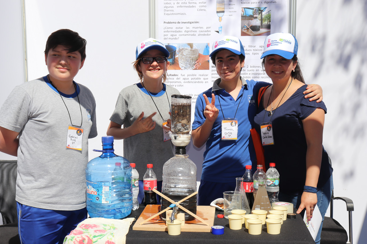 Estudiantes Muestran su creatividad en la tercera feria científica escolar de nuñoa