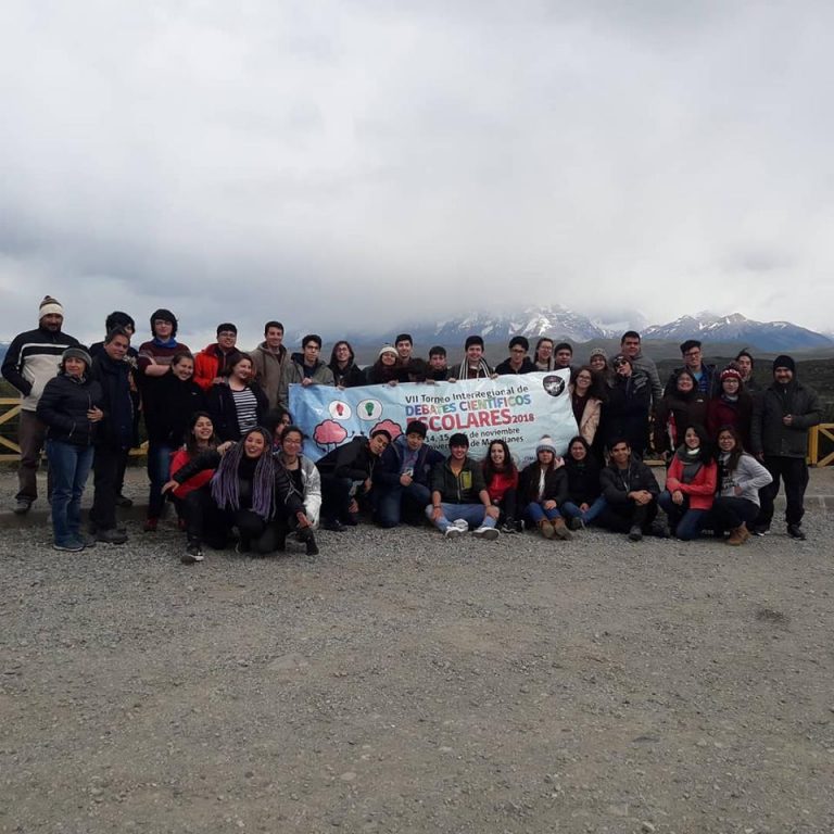 Colegios de Quilicura y Santiago destacan en Interregional de Debates de Magallanes