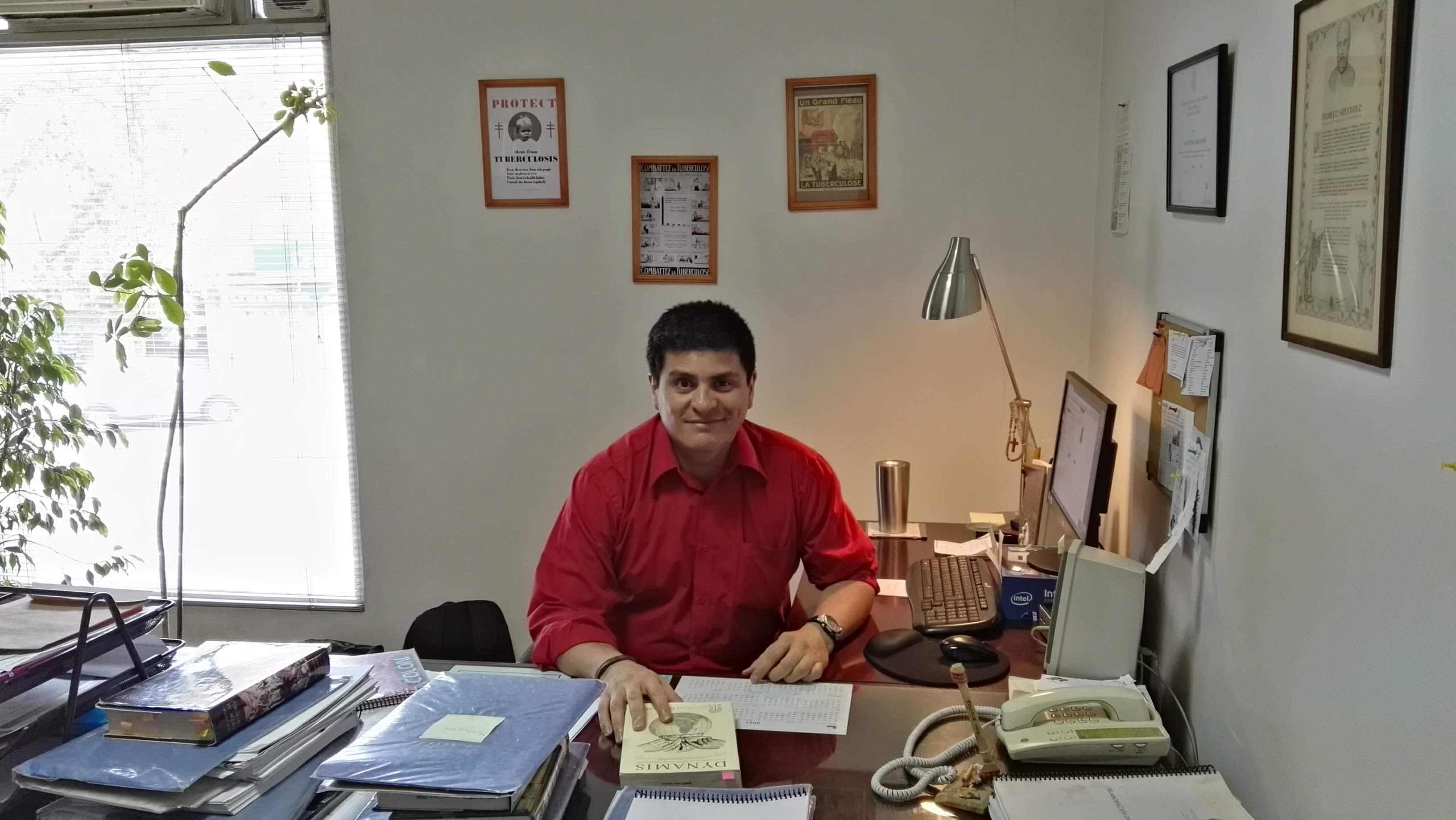 Marcelo López Campillay Doctor en Historia, Profesor Asistente de la Facultad de Medicina de la Pontificia Universidad Católica de Chile