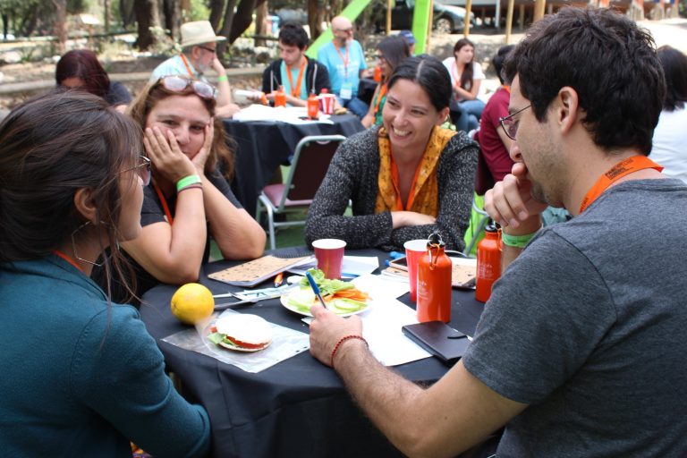 Docentes y educadores de la zona norte-oriente de la RM pueden participar en el Campamento Explora VA! 2022