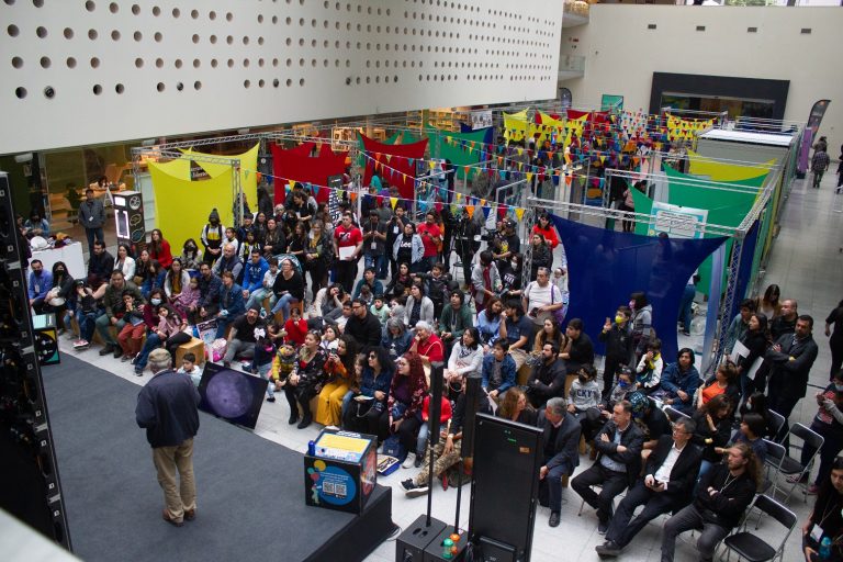 Con más de 20 actividades gratuitas, pequeños y grandes celebraron el conocimiento
