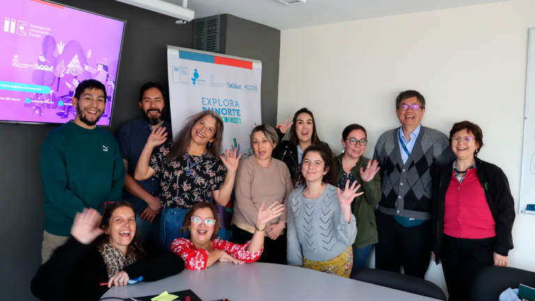 La Universidad Santo Tomás, recibió a los/as profesores que participarán en los Mini Explorador@s de Explora RM Norte