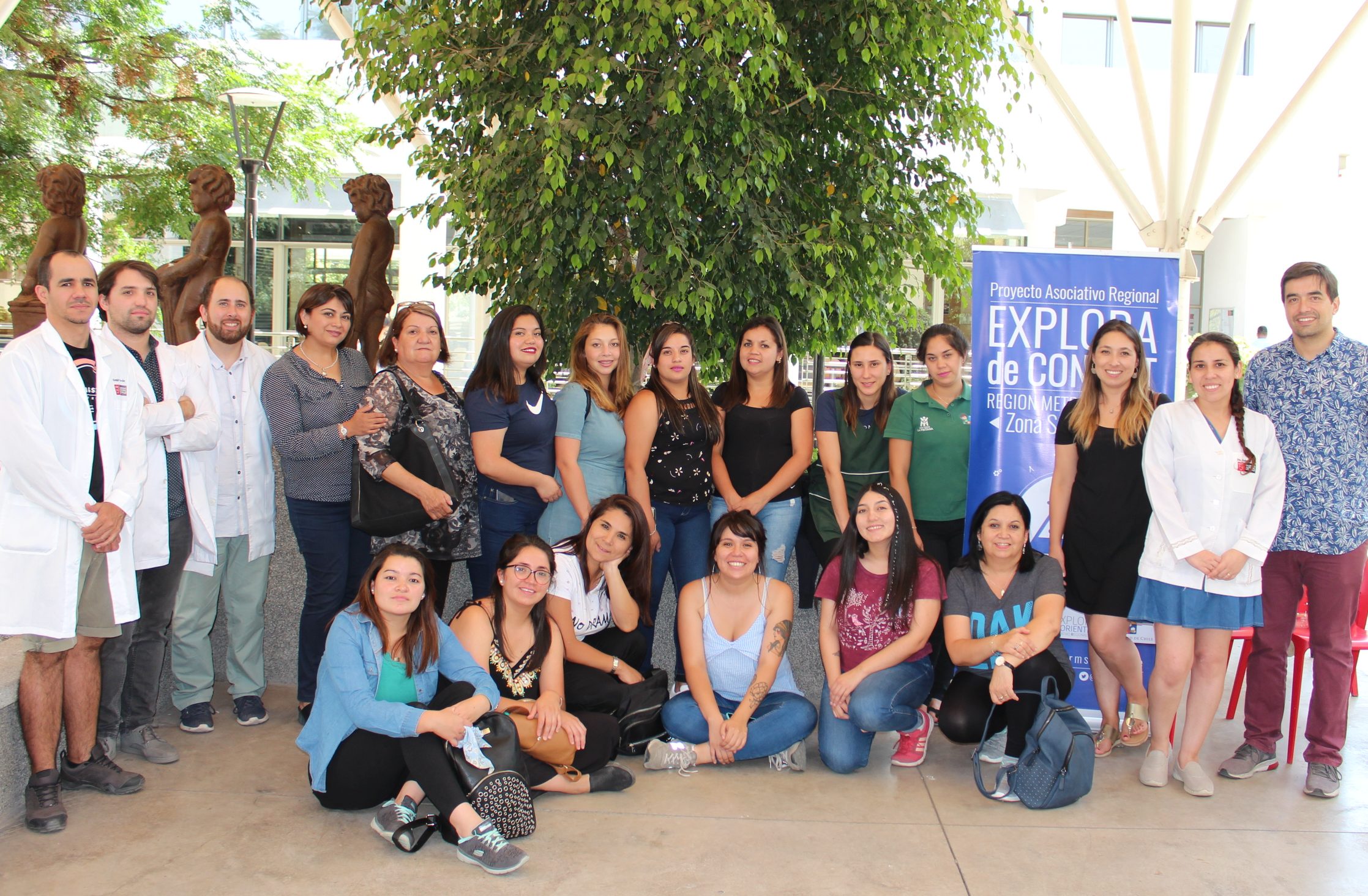Educadoras aprenden microscopía para enseñar a párvulos