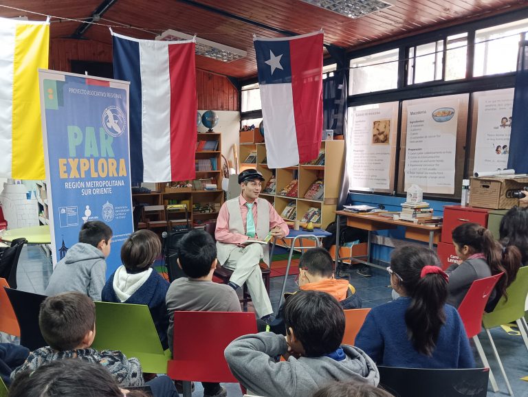 “¡No te creo!”: Bartolo resuelve sus dudas sobre las células con niñas y niños de La Pintana