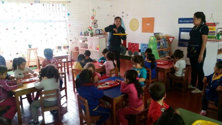 Convocan a educadoras de párvulo a promover la ciencia en sus salas de clases