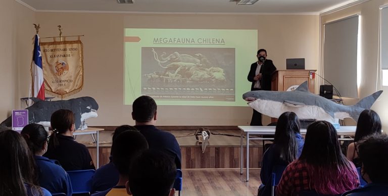 Ciencia abierta, el diálogo con especialistas de Explora Tarapacá que acerca el conocimiento a la región.