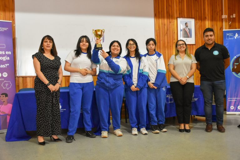 ACADEMIA TARAPACÁ SE CORONÓ CAMPEÓN DEL TORNEO DE DEBATES ESCOLARES EXPLORA 2022
