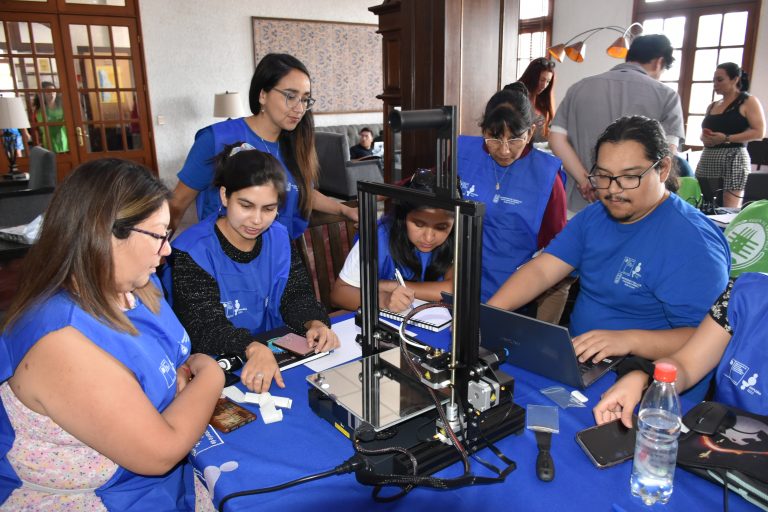 GRUPO DE 27 DOCENTES TARAPAQUEÑOS SE CAPACITARON EN CIENCIA, TECNOLOGÍA, INNOVACIÓN E INVESTIGACIÓN ESCOLAR