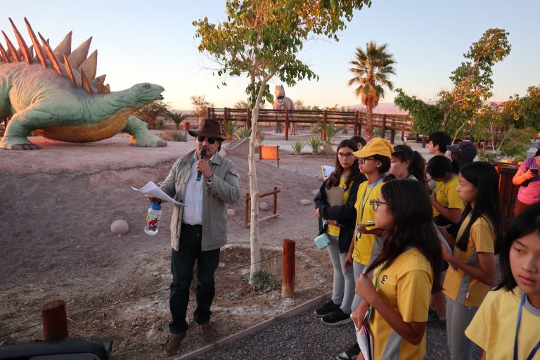 ESTUDIANTES DEL COLEGIO LIRIMA CONOCIERON MÁS SOBRE LOS DINOSAURIOS DE TARAPACÁ