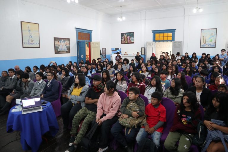 MÁS DE 200 ESTUDIANTES DE LA REGIÓN CONOCEN HERRAMIENTAS TECNOLÓGICAS PARA DESARROLLAR PROYECTOS DE INVESTIGACIÓN ESCOLAR