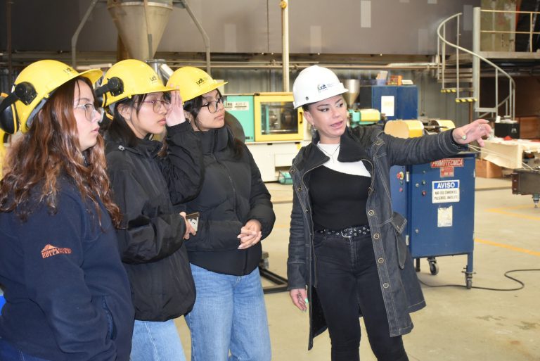 ACADEMIA IIE DE ALTO HOSPICIO VISITÓ PLANTA DE RECICLAJE Y BIOECONOMÍA EN CONCEPCIÓN