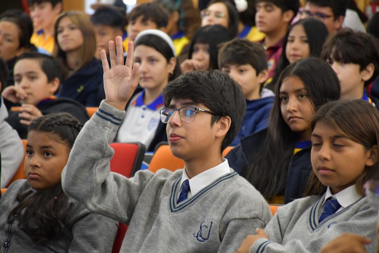 MÁS DE 300 ESTUDIANTES TRABAJAN PARA GENERAR PROYECTOS DE INVESTIGACIÓN E INNOVACIÓN ESCOLAR
