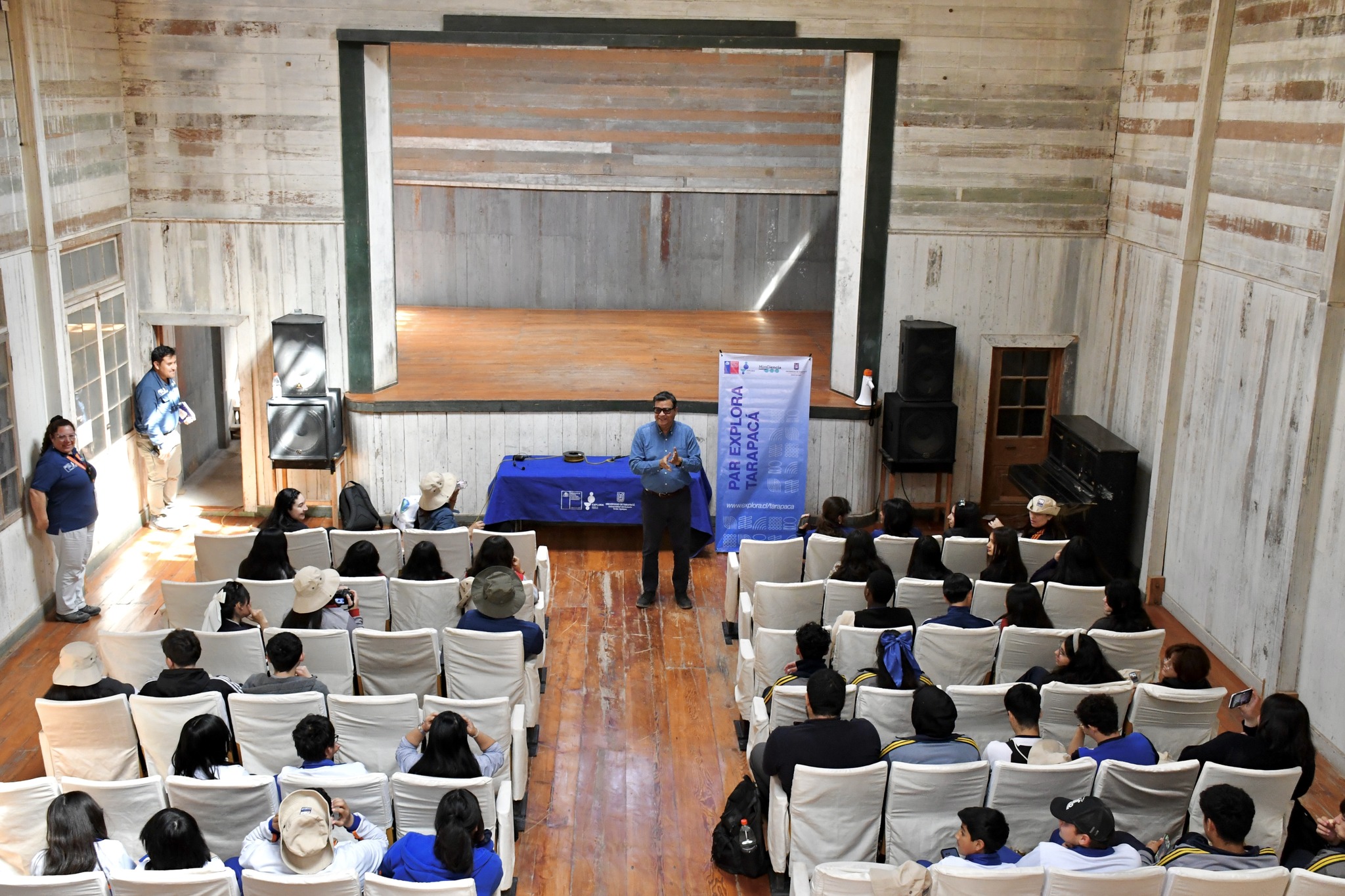 PREMIO NACIONAL DE HISTORIA CONVERSÓ CON ESTUDIANTES SOBRE LA ÉPOCA DORADA DEL SALITRE