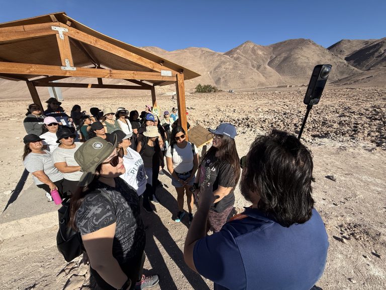 CON UNA SALIDA PEDAGÓGICA A LOS GEOGLIFOS DE PINTADOS EDUCADORAS SE CAPACITARON EN ARTE RUPESTRE