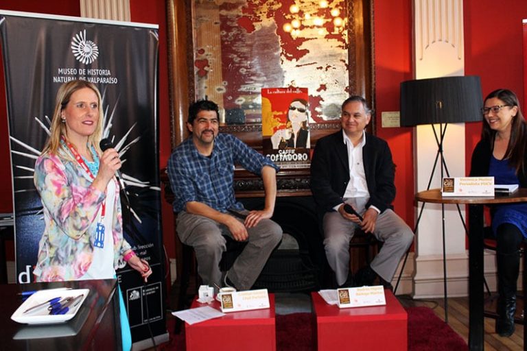 “Un Café con Valparaíso”: Reunión de gastronomía y ciencia en una cafetería repleta