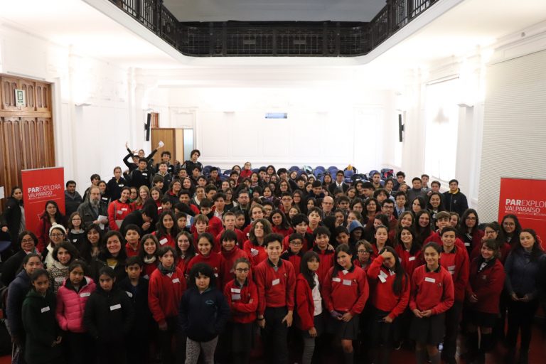 Más de 150 estudiantes y profesores de la Provincia de Valparaíso se reúnen para trabajar en investigación escolar