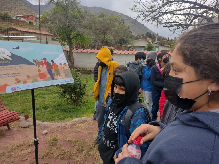 Muestra gráfica “Chile, un país de glaciares” recorrió 20 bibliotecas públicas de la Región de Valparaíso