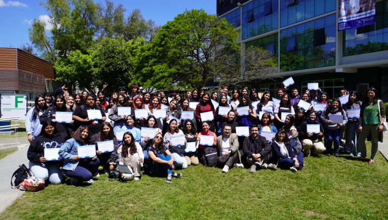 Docentes en formación de la PUCV destacan en las Expediciones Científicas Explora