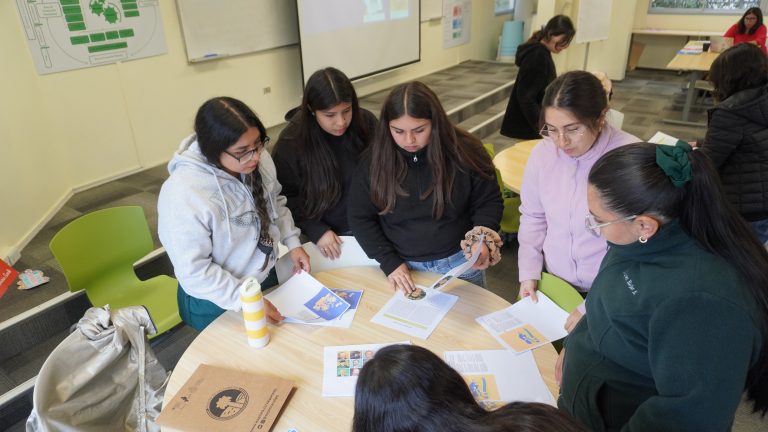 Explora Valparaíso presenta programa PIPE a educadoras en formación de la PUCV